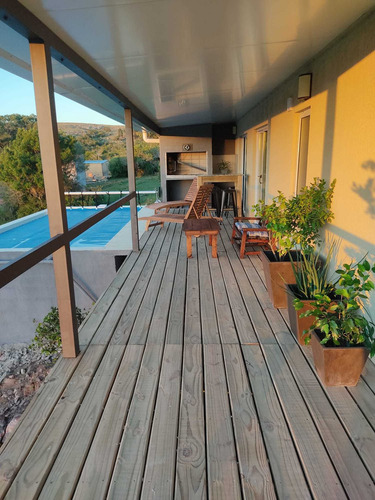 Imagen 9 de 13 de Casa Con Piscina Climatizada Y Jacuzzi Villa Serrana Entrepiedras