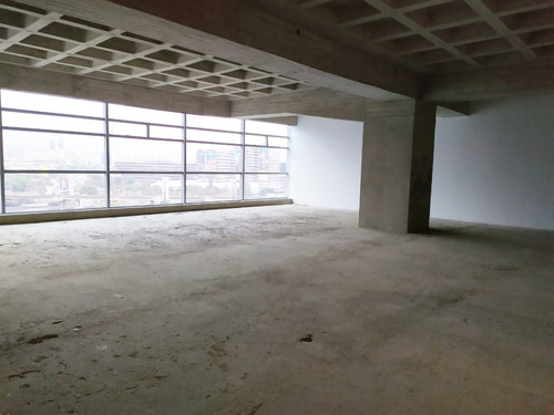 Imagen 7 de 21 de Las Mercedes 200 M2 Olga Prada Inmuebles