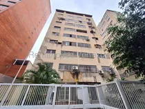 Comprar Esta Es Una Oportunidad! En La Zona De La Trigaleña Baja Apartamento Inm De 71,63 Mtrs, Distribuido En 2 Habitaciones 1 Baño Completo Y Un Medio Baño, Para Remodelar