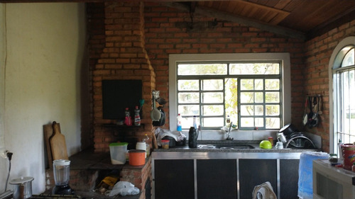 Imagem 24 de 30 de Chácara 15mil M2, Rica Em Água Com Nascentes, Tanque Com Peixes E Rio, Casa Sede Com 3 Dormitórios /1suíte, Casa Caseiro, Canil, Baia, Pomar, Piscina - Ch00253 - 70809480