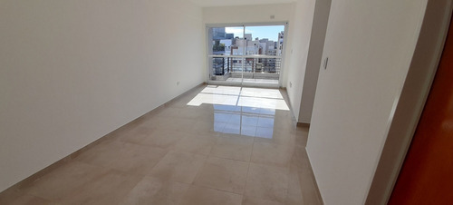 Imagen 2 de 12 de Semipiso 3 Amb A Estrenar Con Dormitorio En Suite Y Balcón