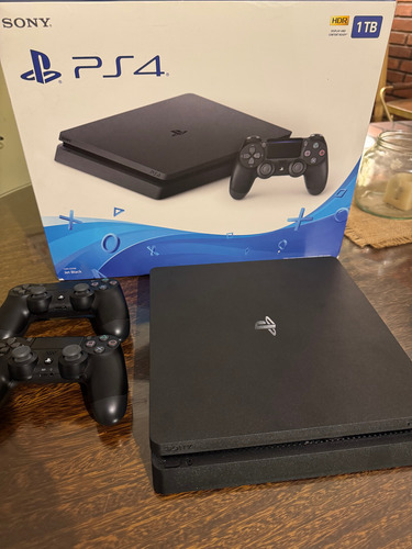 Play 4 Slim 1tb + Dos Controles + Juegos Impecable Negro (Usado)