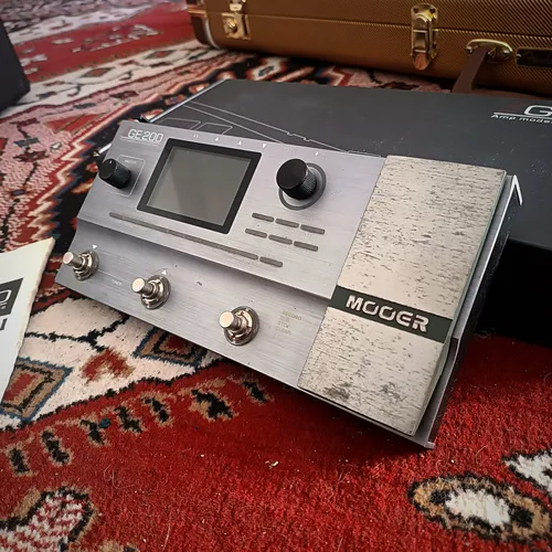 Mooer Ge 200 ( Headrush, Mx5, Line 6, Helix, Hx, Fractal) (Usado)