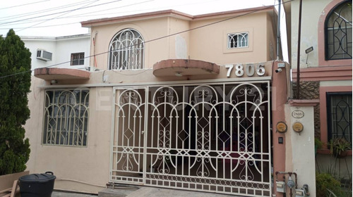 Casa En Venta En Col. Jardines De Andalucía, Guadalupe