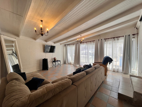Casa A Pasos De Playas Y Centro De La Comuna (88033)