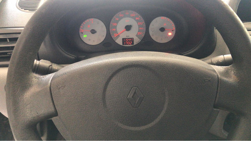 Imagem 3 de 11 de Renault Clio 2010 1.0 16v Campus Hi-flex 5p