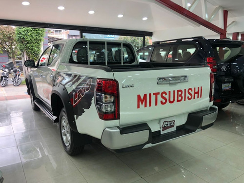 Imagen 4 de 12 de Mitsubishi L200