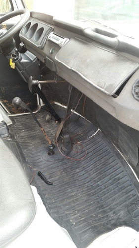 Volkswagen Kombi 1.6 Ano 2005 Furgão