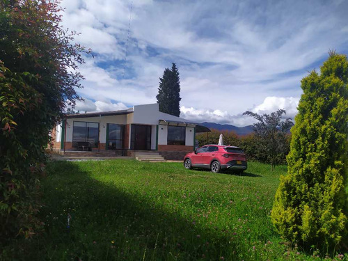 Casa Campestre Con Área De 1300 M2 Se Vende En Sotaquirá Boyacá. 