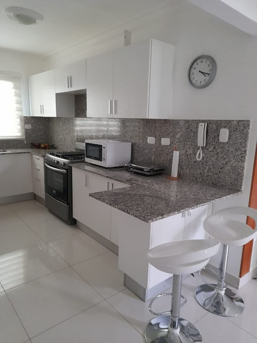 Imagen 6 de 10 de Apartamento Amueblado De 3 Habitaciones En Renta