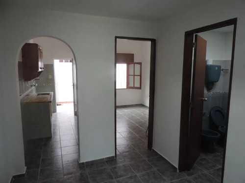 Imagen 2 de 13 de Espectacular Casa En Venta!! 2 Dormitorios, Prado!!