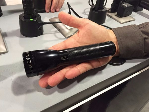 Imagen 4 de 9 de Linterna Led Profesional Maglite Ml25lt 2c 177 Lumens 337mts