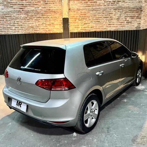 Imagen 10 de 24 de Volkswagen Golf 2016 1.6 Trendline
