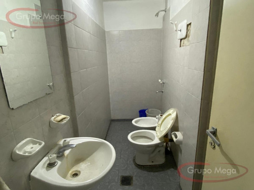 Imagen 10 de 23 de Depósito Con Entrada Independiente, Espacio Guardacoche, Entrepiso Y Oficinas