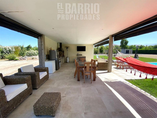 Linda Casa Moderna Condominio Exclusivo, Chicureo
