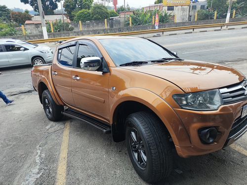 Mitsubishi L200 3.2 Triton Hpe Cab. Dupla 4x4 Aut. 4p