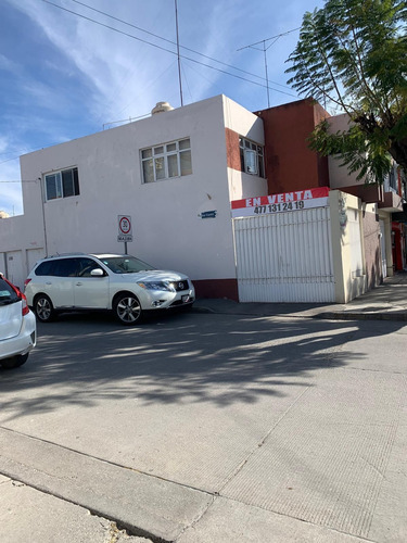 Casa Con Excelente Ubicación