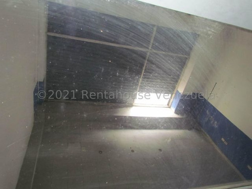 Imagen 13 de 14 de Mayerling Gonzalez Bm Vende Local Comercial Mls #21-23931