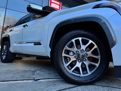 Toyota Sequoia 3.5 V6 1974 Edition 4X4