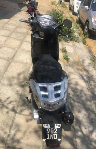 Kymco 200s People