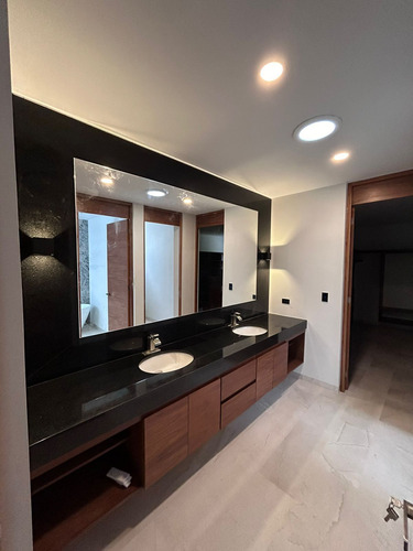 Espectacular Propiedad En Venta En Privada Merida Altabrisa (nvc-2372)