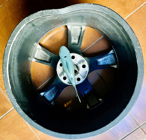 Rin Tracero 20x9.5 Chevrolet Camaro Ocupa Reparacion