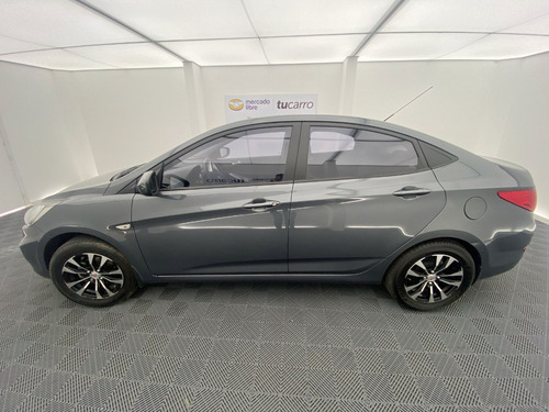 Imagen 4 de 25 de Hyundai Accent I25 Gl 1.4