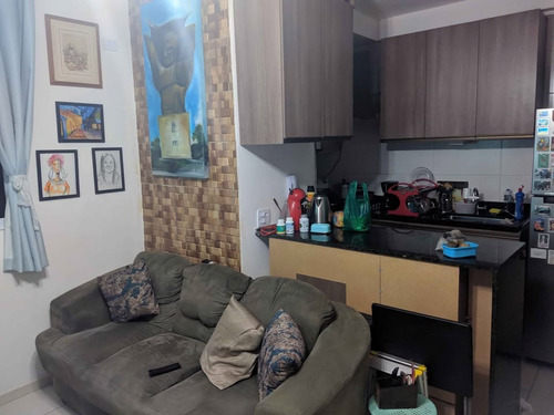 Apartamento Em São Vicente, Prédio De 3 Andares Com Elevador Em Frente A Estação Do Vlt Mascarenhas