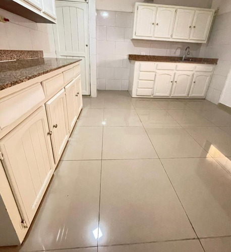 Imagen 1 de 9 de Apartamento En Alquiler Bella Vista(vacío)