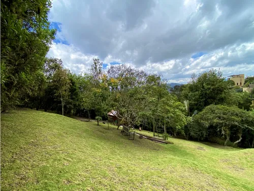 Arboretto Via La Calera. Casa Con Gran Lote!