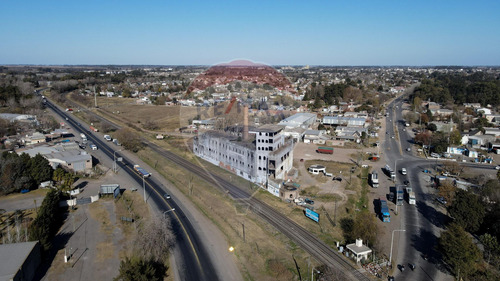 Imagen 17 de 30 de En Venta El Castillo De Cañuelas