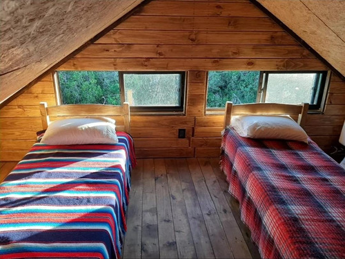 Cabaña En Alquiler Villa Serrana, Piscina Climatizada, Estufa A Leña, Wifi