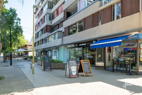 A Pasos De Metro El Golf, Patio De 131 M2 Con Terraza