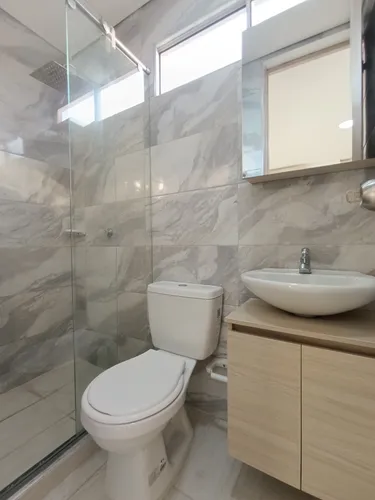 Apartamento En Arriendo En Prados Del Este. Cod A28759
