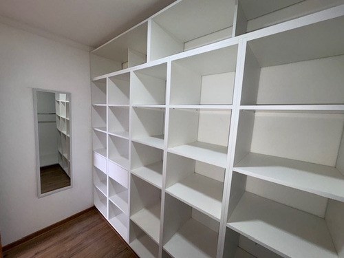 Casa En Arriendo De 4 Dorm 3 B. En Condominio Olivar
