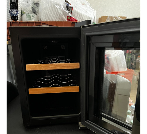 Enfriador De Vinos Para 6 Botellas, Controles Touch Screen, (Usado)