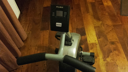 Bicicleta Fija Olmo Magnética Recumbent Con Display Gris Y Negro (Usado)