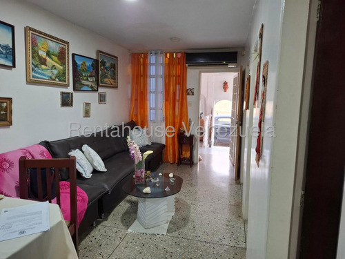 Casa De Dos Plantas En Venta En Via El Ujano Barquisimeto Lara Rc