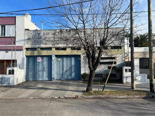 Vendo Impecables Galpones Con Oficina - A Media Cuadra De Shopping Nuevo Centro Sobre Cortada La Pam