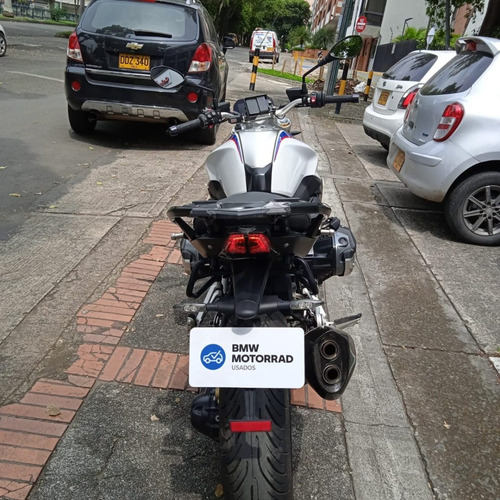 Bmw R 1250r Blanco Azul Metalizado 2804 Kms Placas Cali