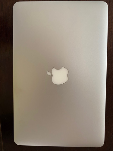 Apple Macbook Air 11.6 A1465 (Usado)