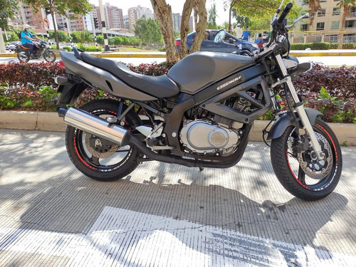 Suzuki Gs500