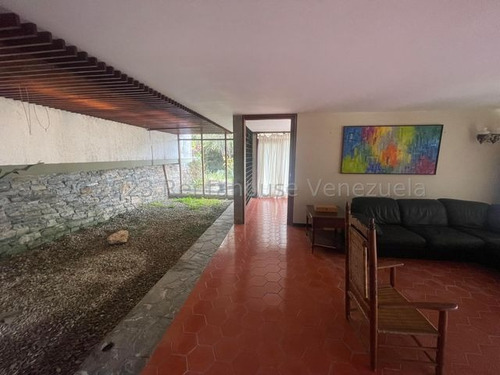 Acogedora Casa En Venta En Alto Hatillo. Negociable