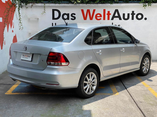 Imagen 4 de 15 de Volkswagen Vento 2018 1.6 Highline Mt