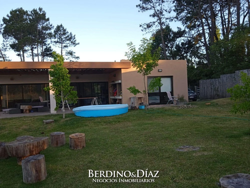 Casa - Golf Casa De Estilo Moderno- Ref: 818