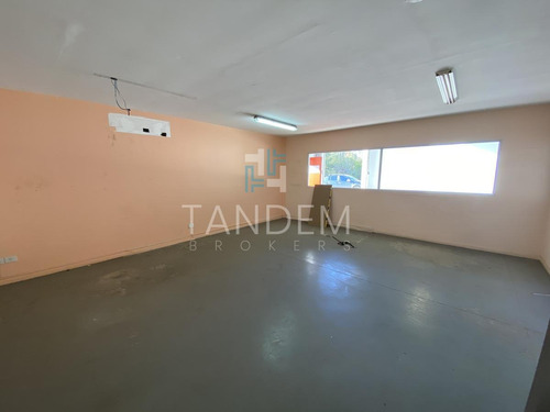 Imagen 3 de 4 de Excelente Galpón En Predio Industrial A Metros De Ramal Escobar - Excelente Zona Y Accesos!