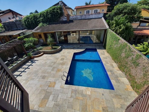 Casa À Venda Na Rua Aurélio Arrobas Martins, Interlagos, São Paulo - Sp - Liv-5904