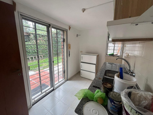 En Complejo Villa Del Este, Casa De 2 Dormitorios.