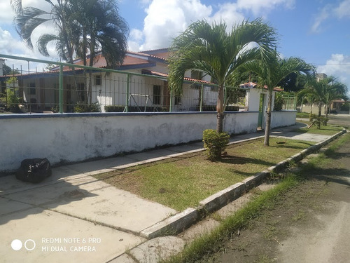Imagen 23 de 26 de Se Ofrece En Venta Linda Y Amplia Casa En Higuerote Ciudad Balneario