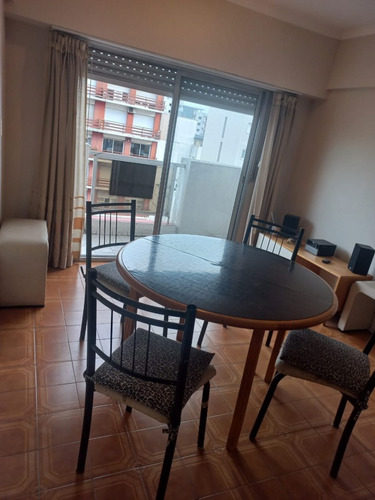 Departamento 3 Amb A La Calle Zona La Perla Plaza España Con Balcon Mar Del Plata